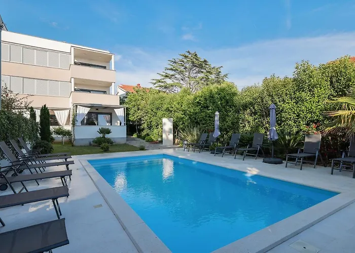 アパート Mato ザダル